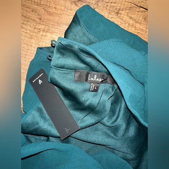 Lulus Classic Elegance Emerald Chiffon Sleeveless Mock Neck
Maxi Dress - Picture 5 of 5